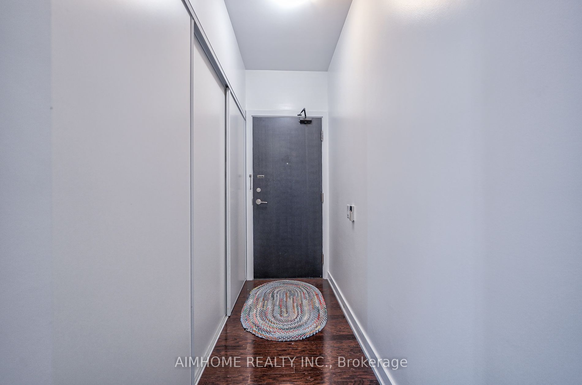 33 Charles St E, #605