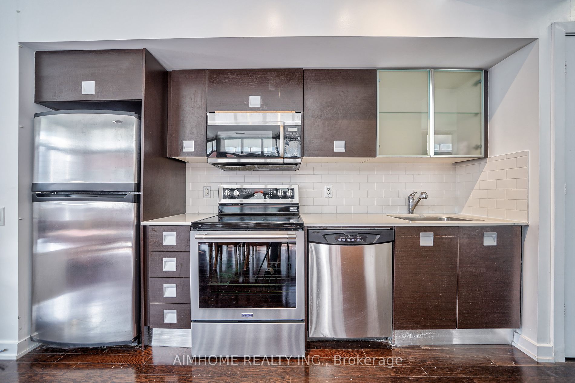 33 Charles St E, #605