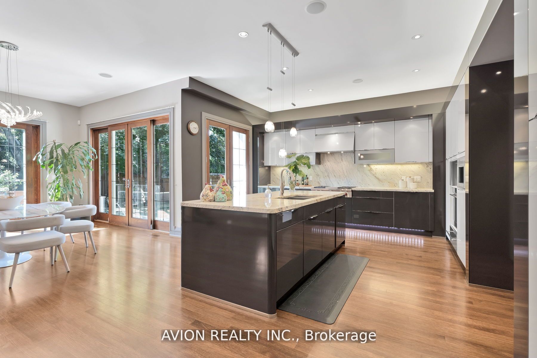 18 Fairmeadow Ave