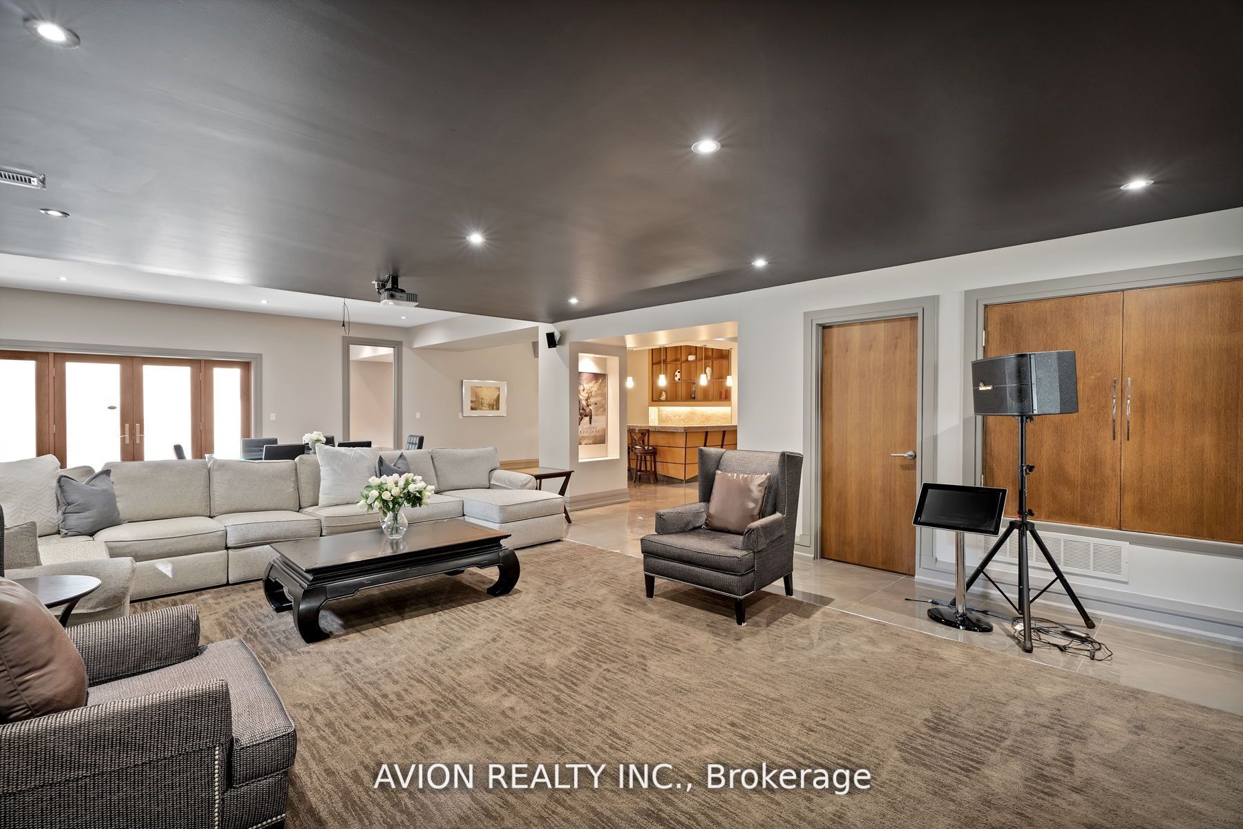 18 Fairmeadow Ave
