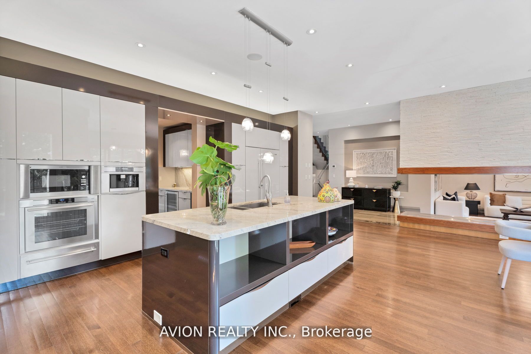 18 Fairmeadow Ave