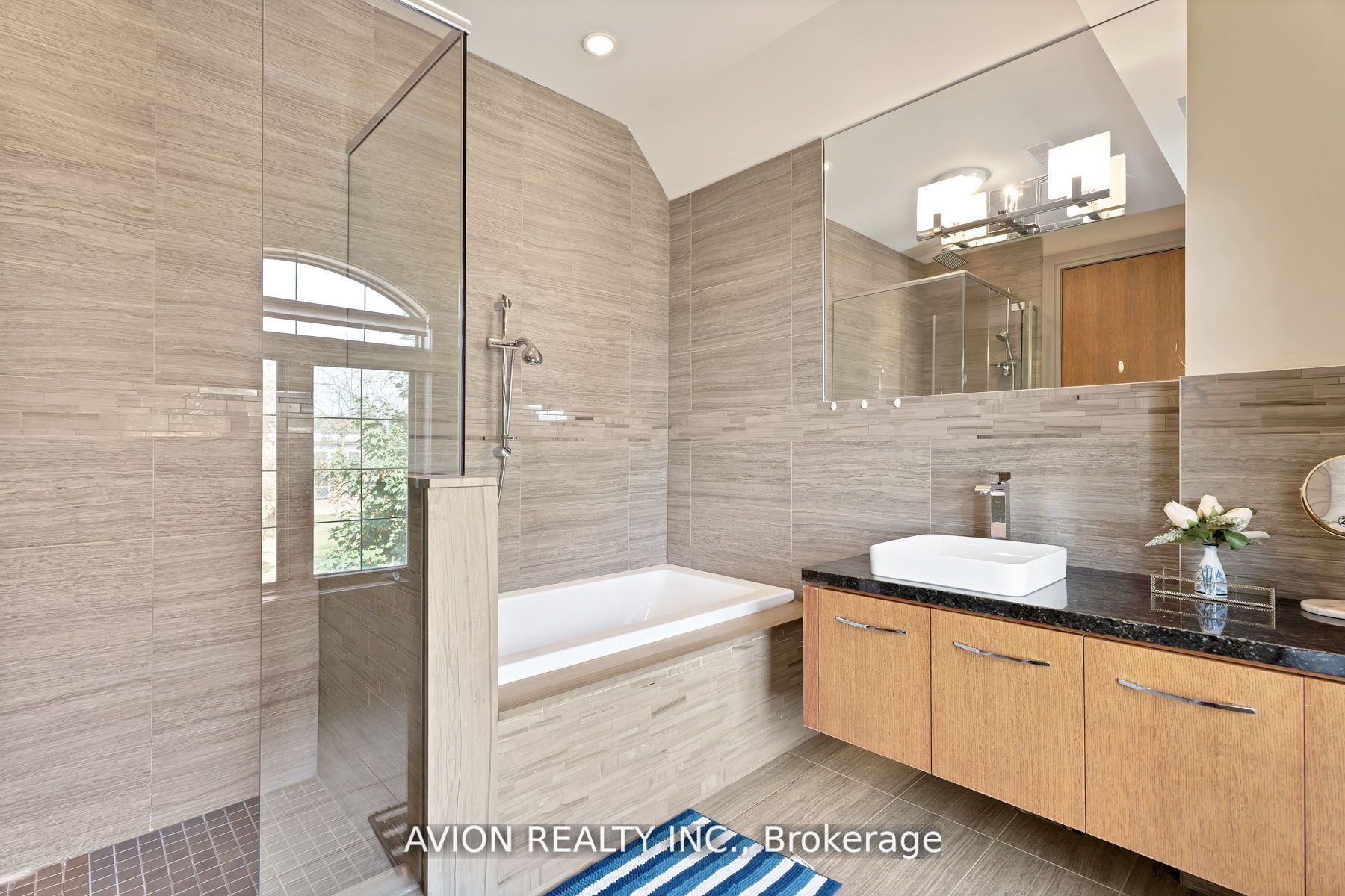 18 Fairmeadow Ave