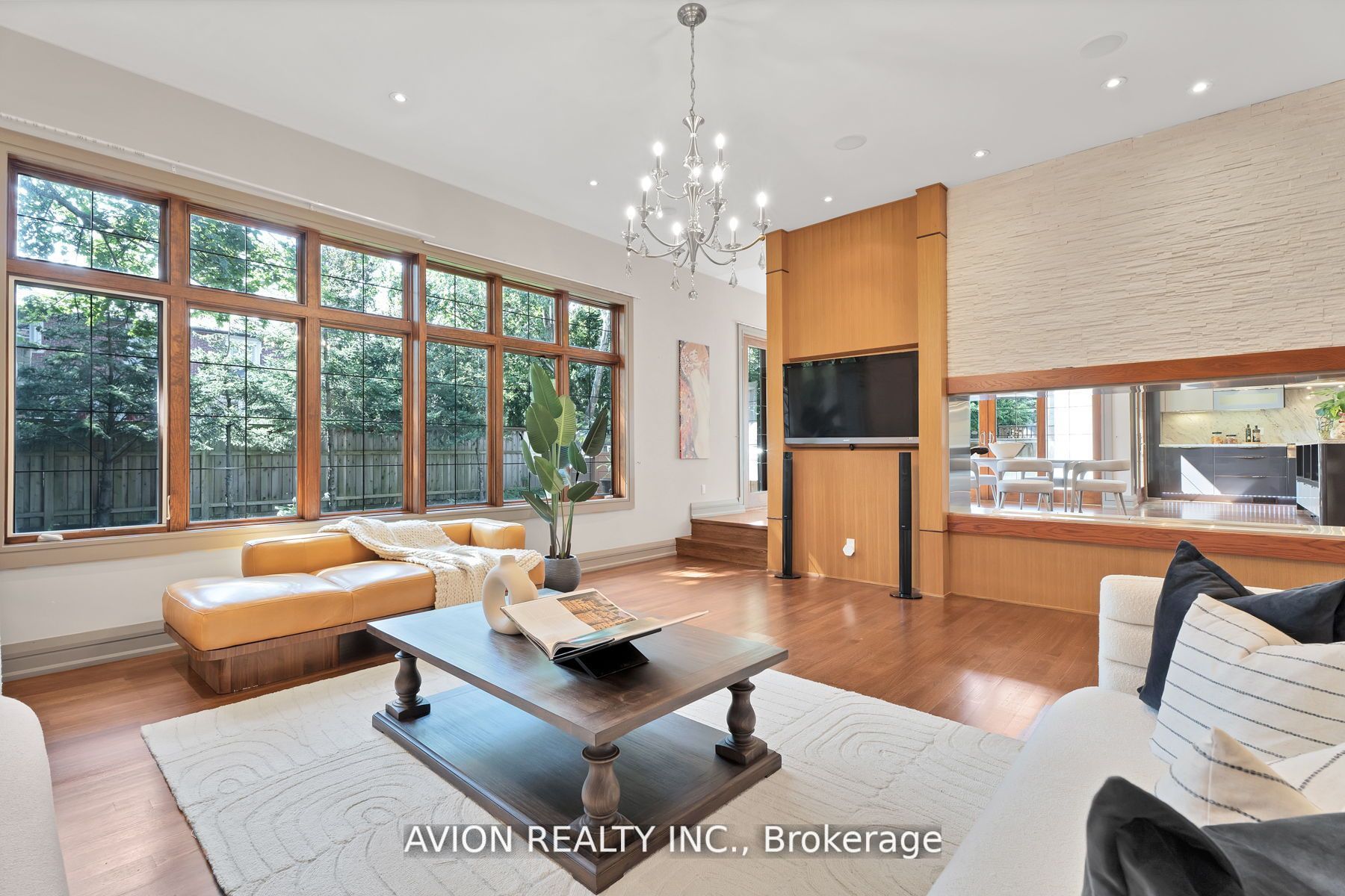 18 Fairmeadow Ave