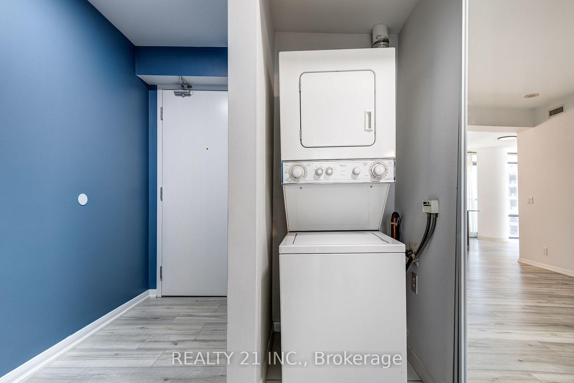 832 Bay St, #605