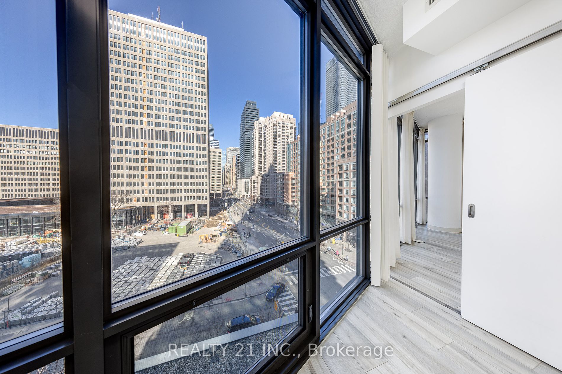 832 Bay St, #605