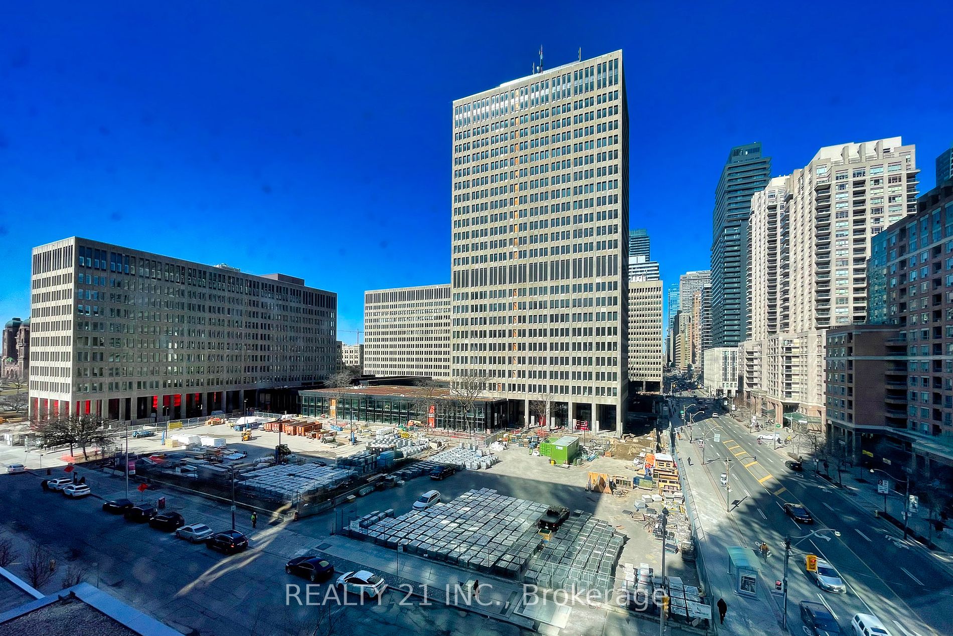 832 Bay St, #605
