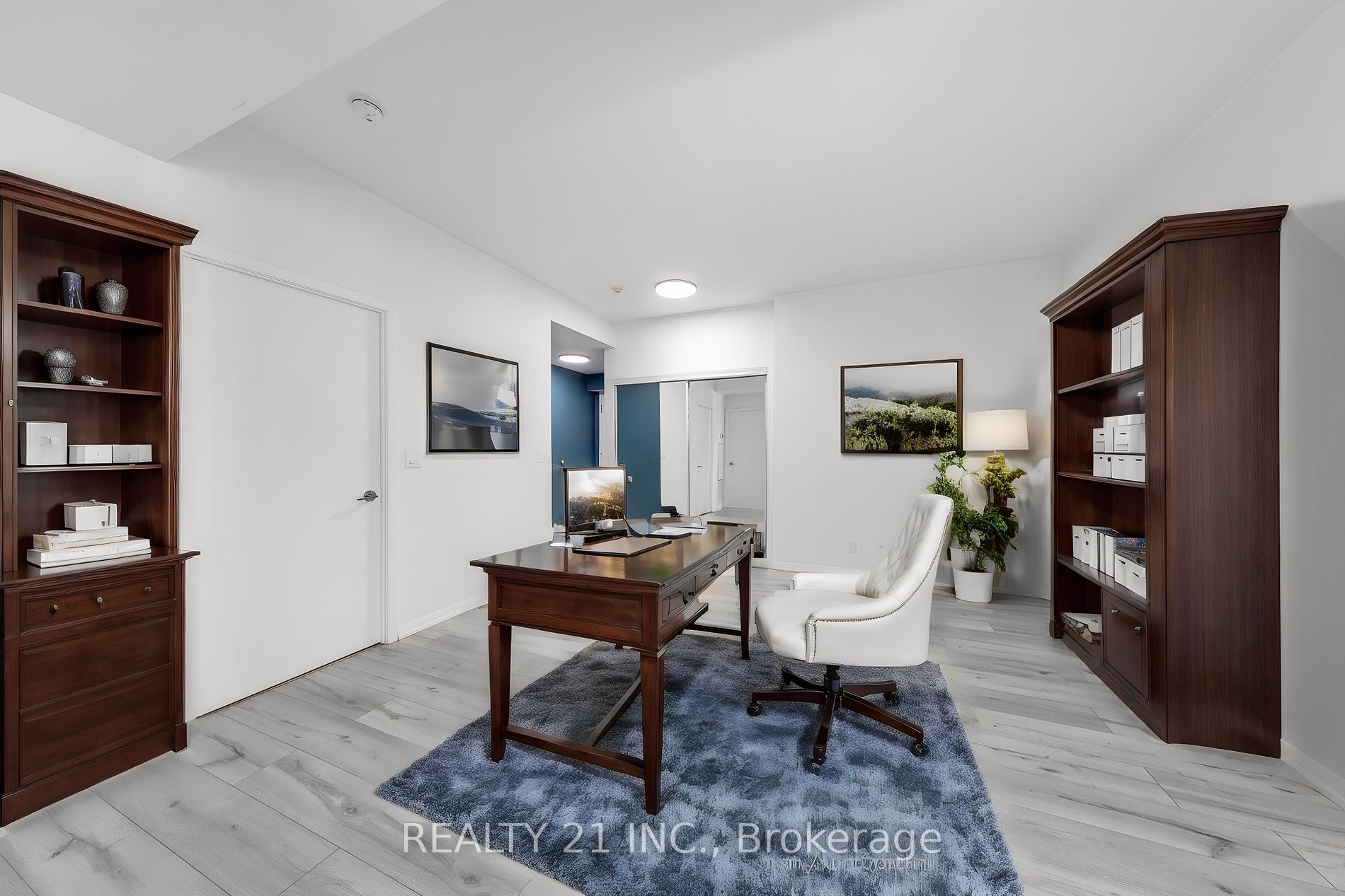 832 Bay St, #605