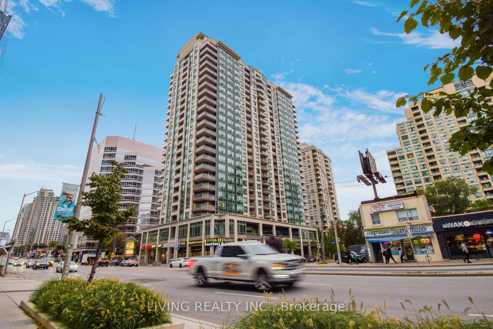 18 Parkview Ave, #207
