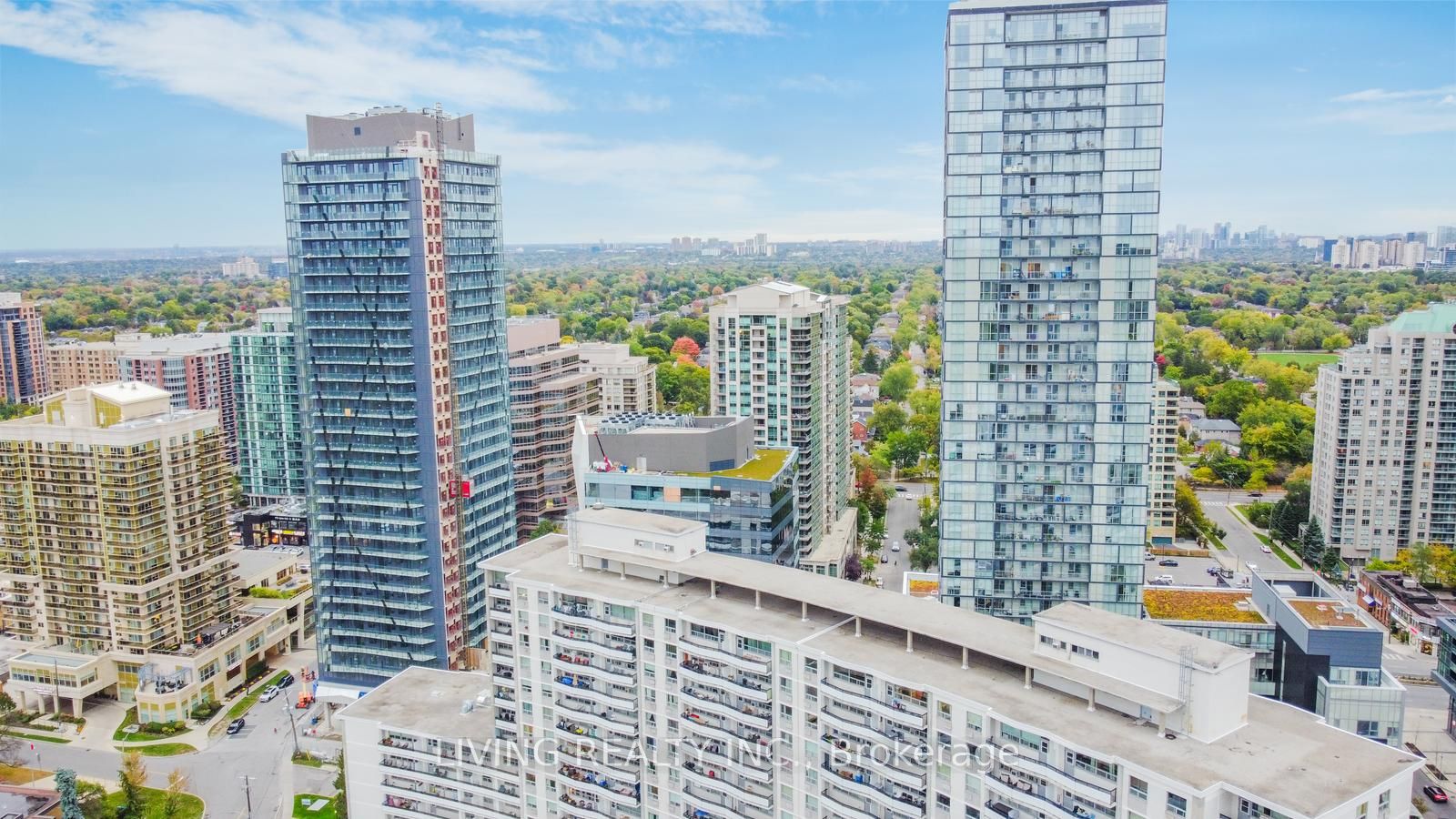 18 Parkview Ave, #207