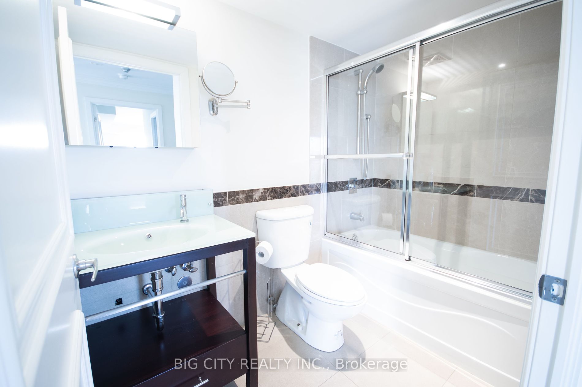 650 Sheppard Avenue E, #527