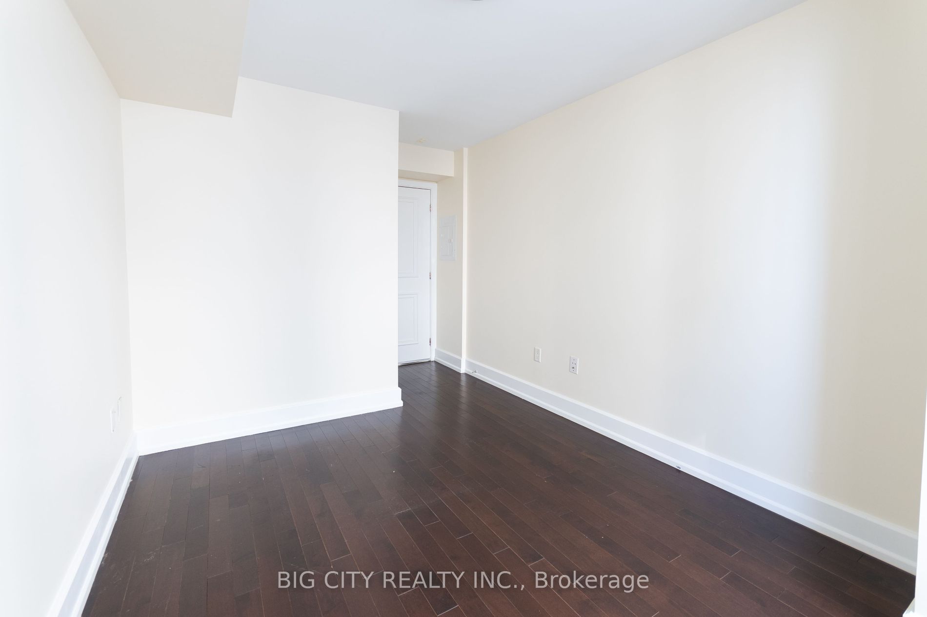650 Sheppard Avenue E, #527