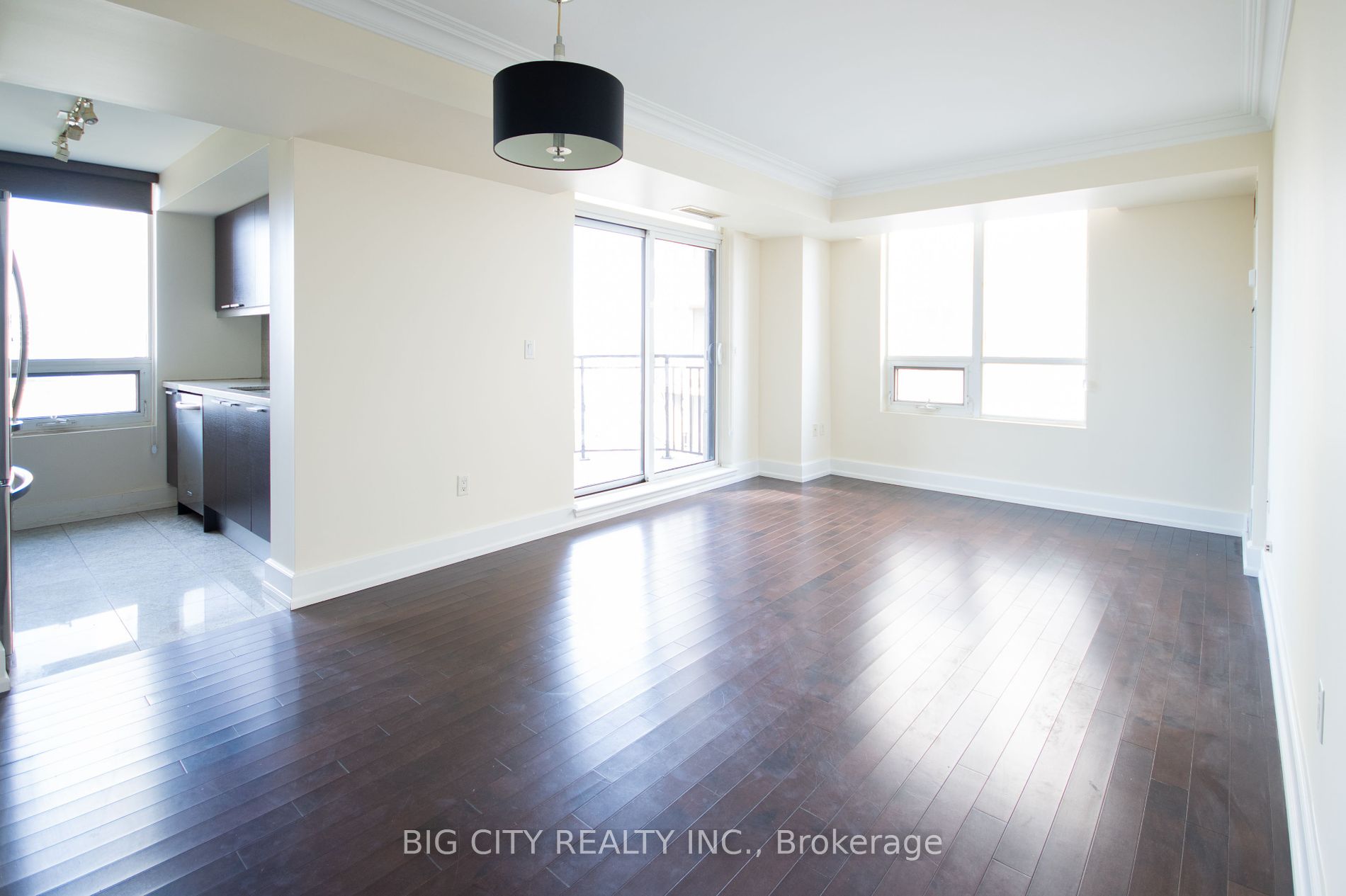 650 Sheppard Avenue E, #527