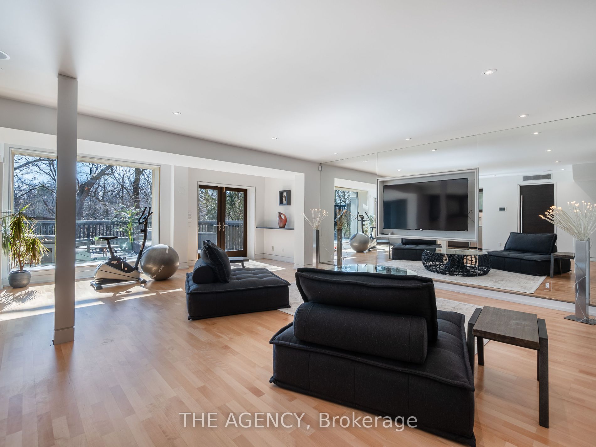 7 Douglas Crescent