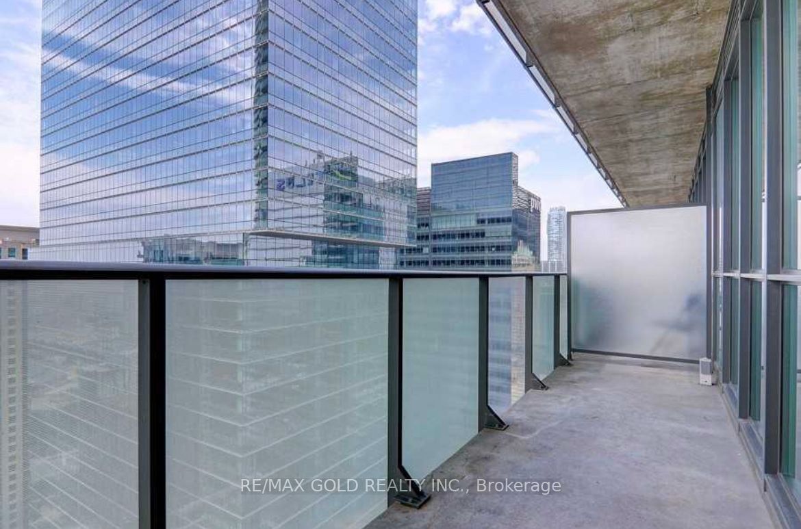 55 Bremner Boulevard #2811