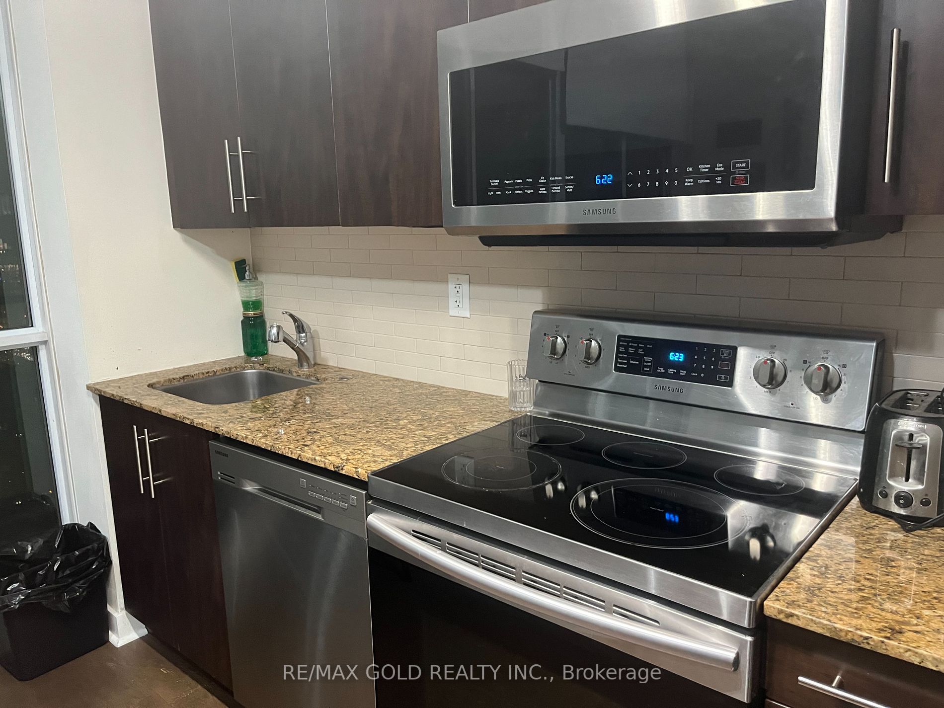 55 Bremner Boulevard #2811