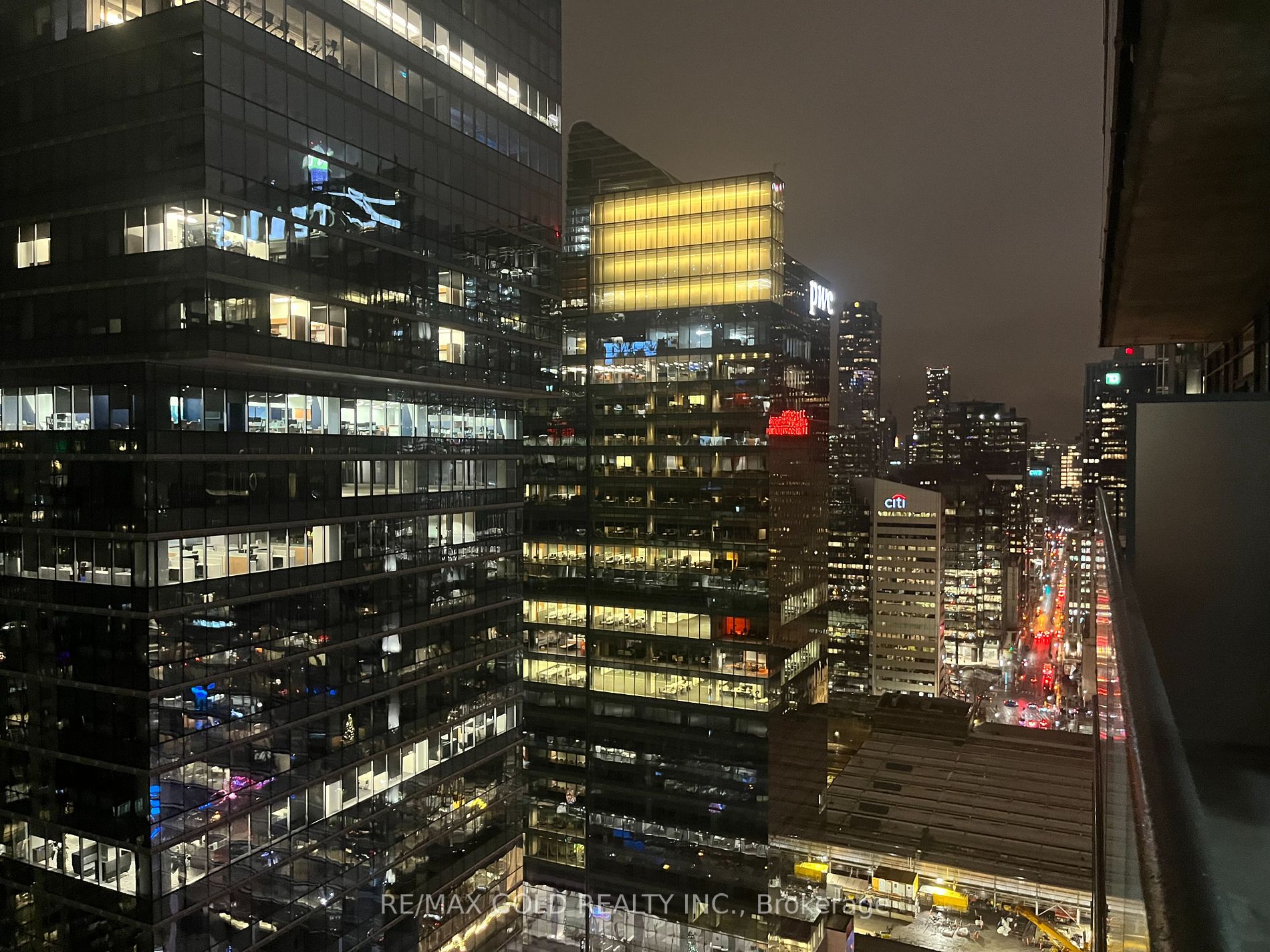 55 Bremner Boulevard #2811
