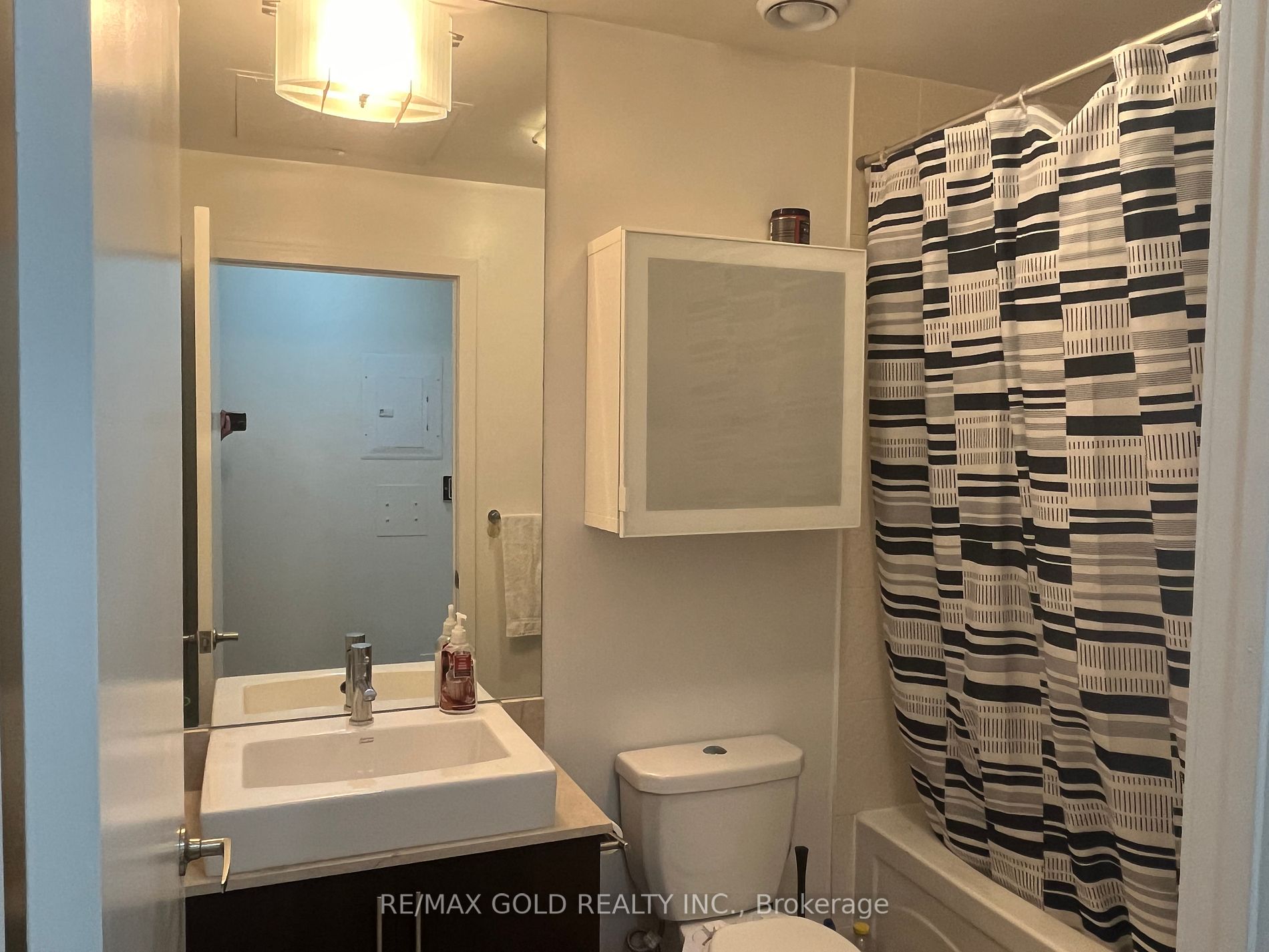 55 Bremner Boulevard #2811