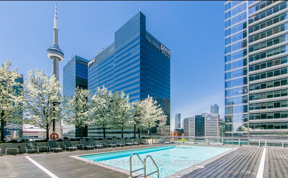 55 Bremner Boulevard #2811