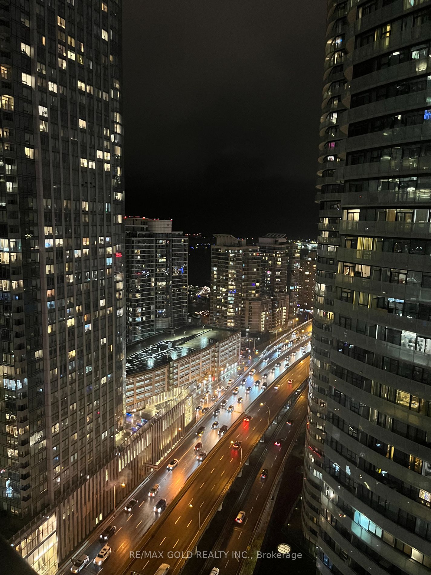 55 Bremner Boulevard #2811