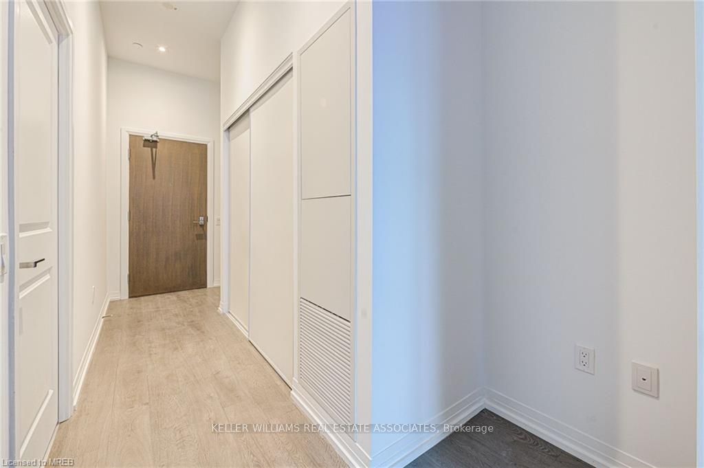 251 Jarvis St, #2001