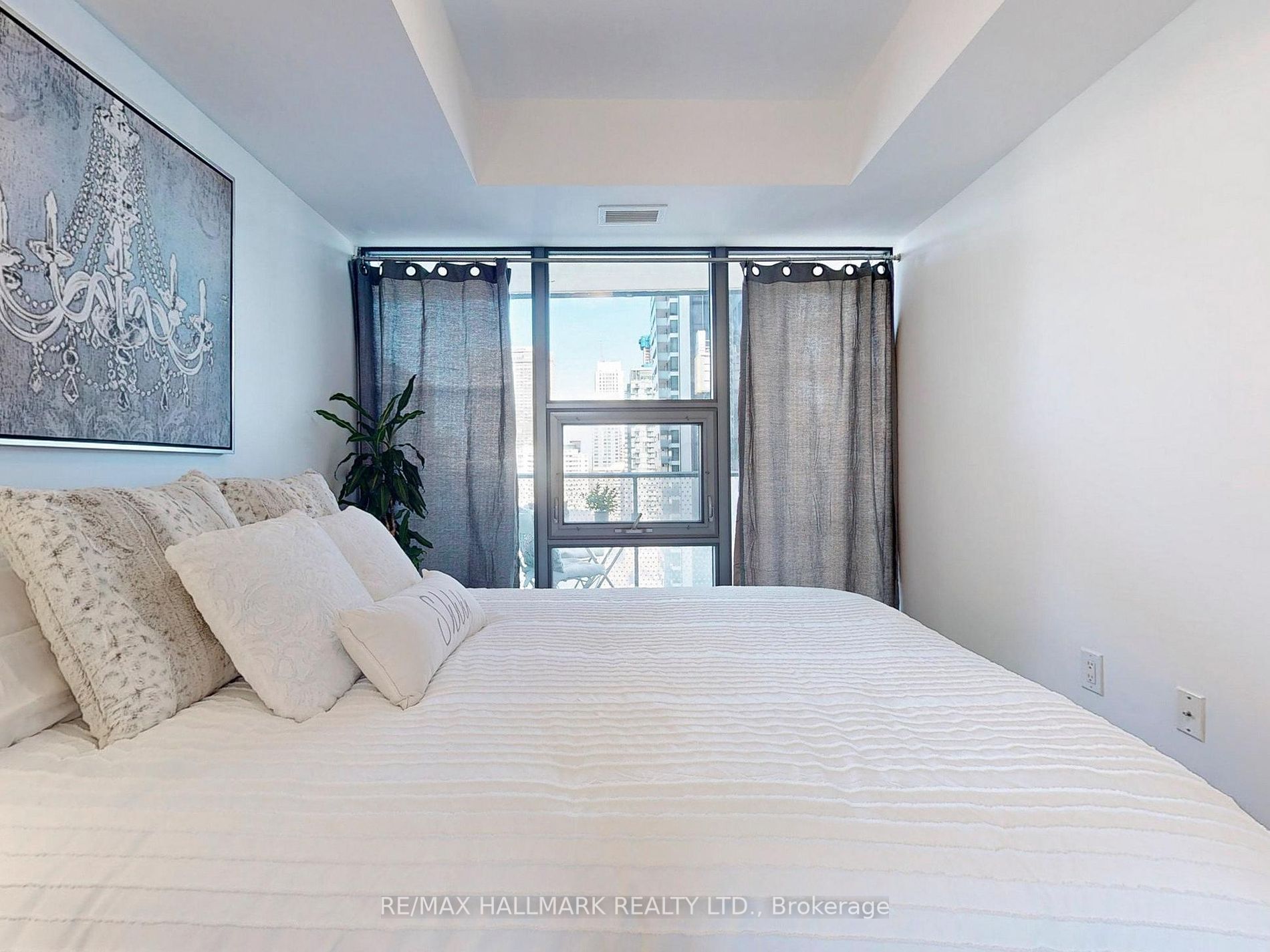 11 Wellesley St W, #1909