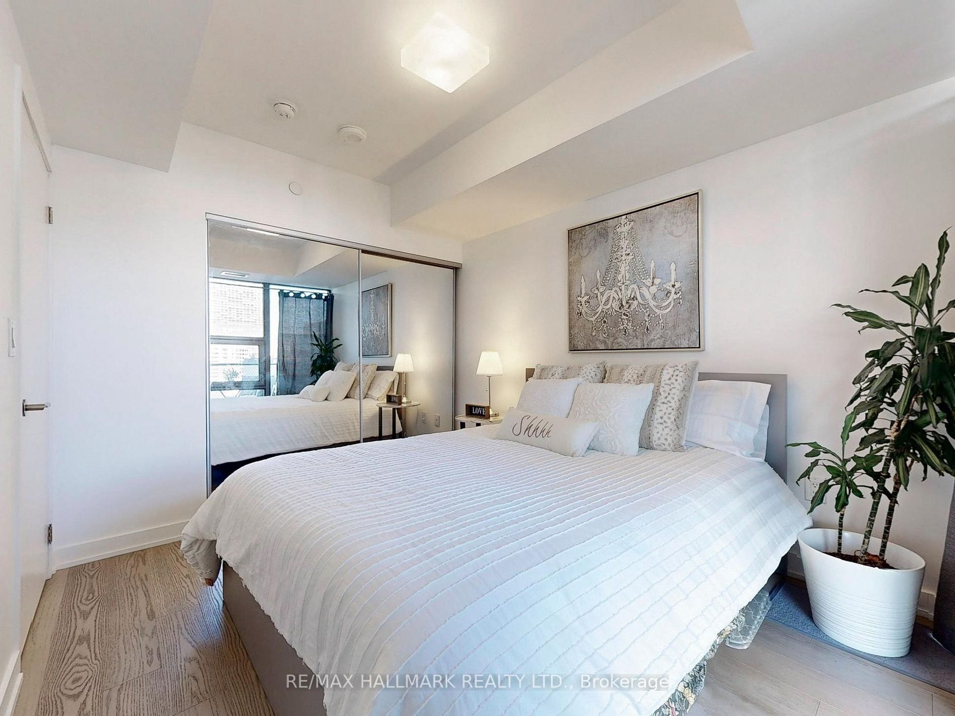 11 Wellesley St W, #1909
