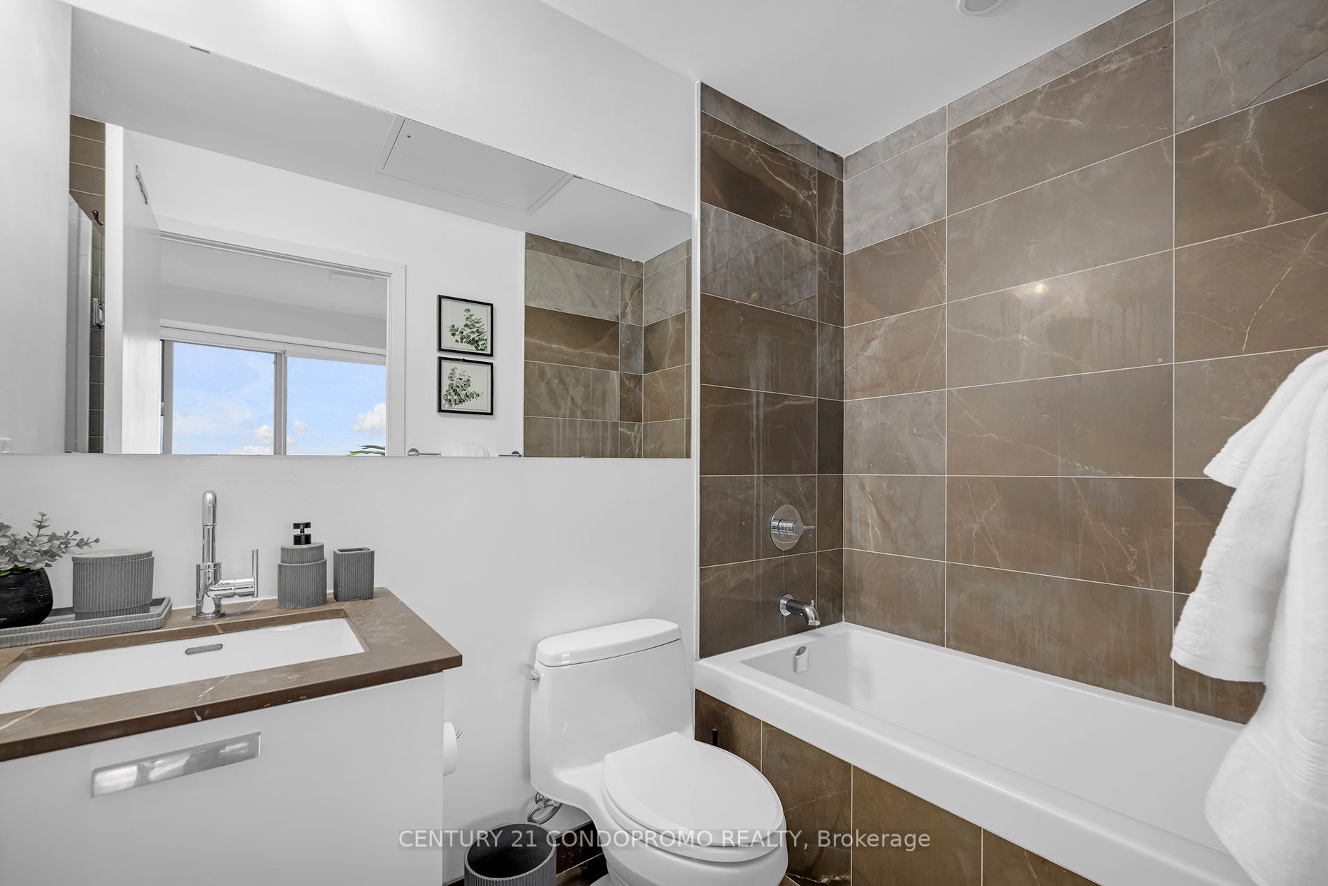 1815 Yonge Street, #2504