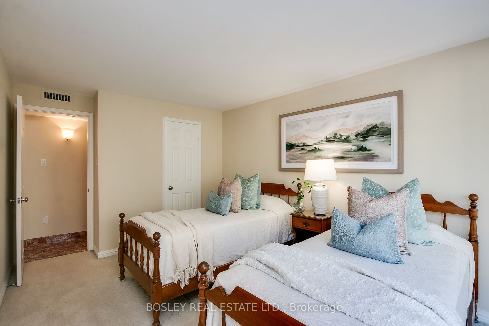 3900 Yonge Street, #807