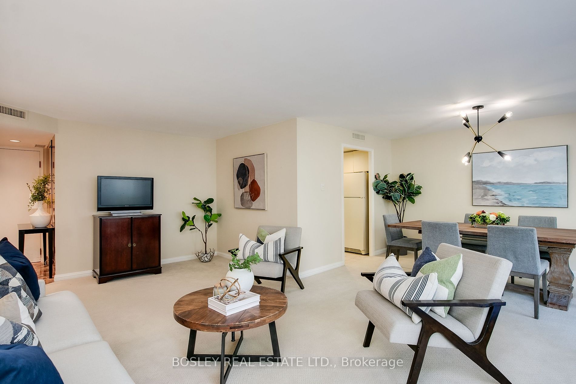 3900 Yonge Street, #807