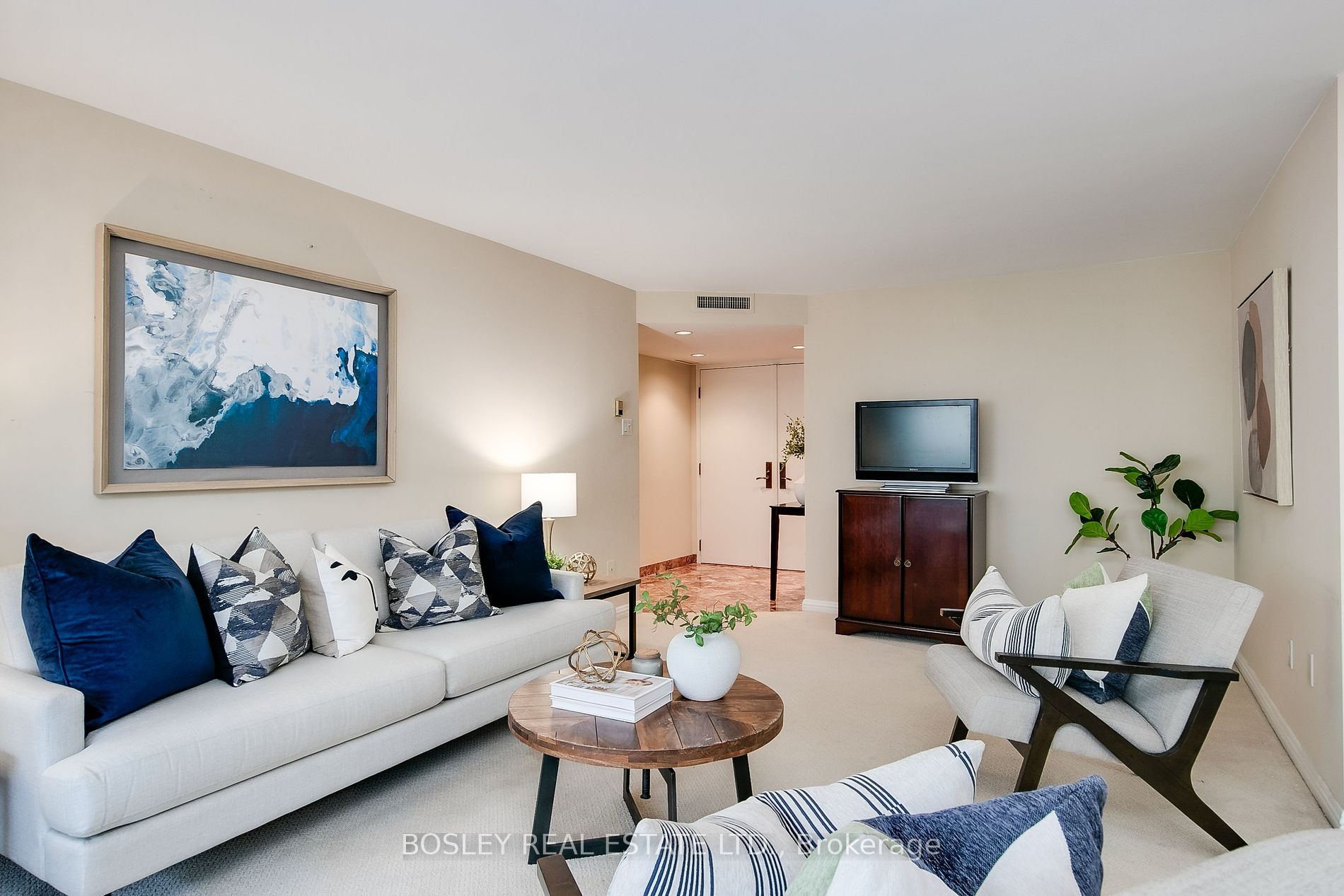 3900 Yonge Street, #807