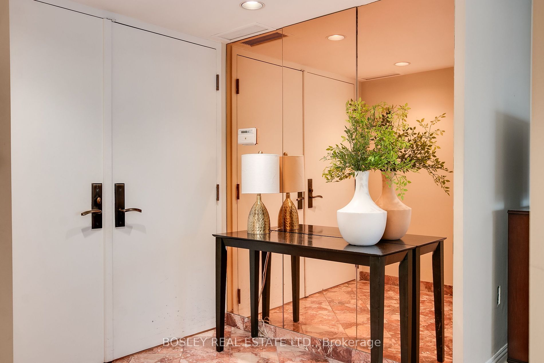 3900 Yonge Street, #807