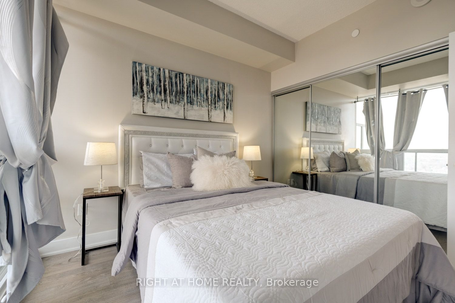 30 Roehampton Avenue N, #2606