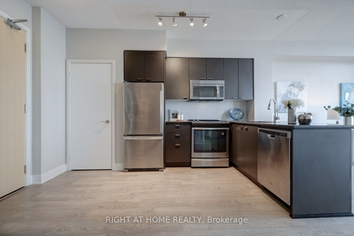 30 Roehampton Avenue N, #2606