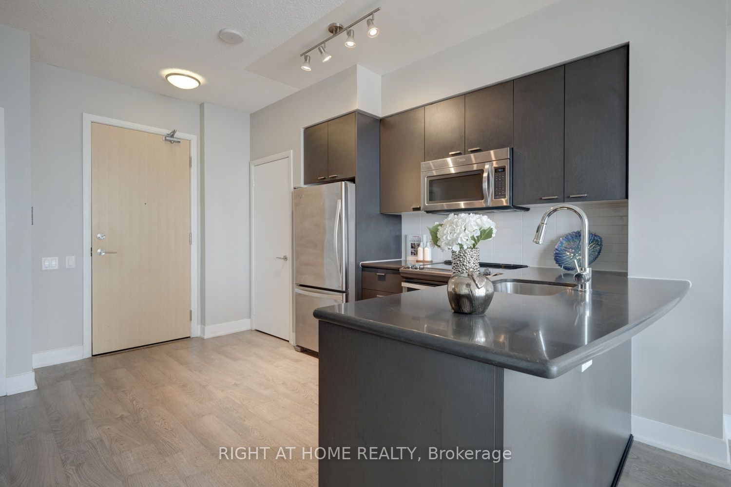 30 Roehampton Avenue N, #2606