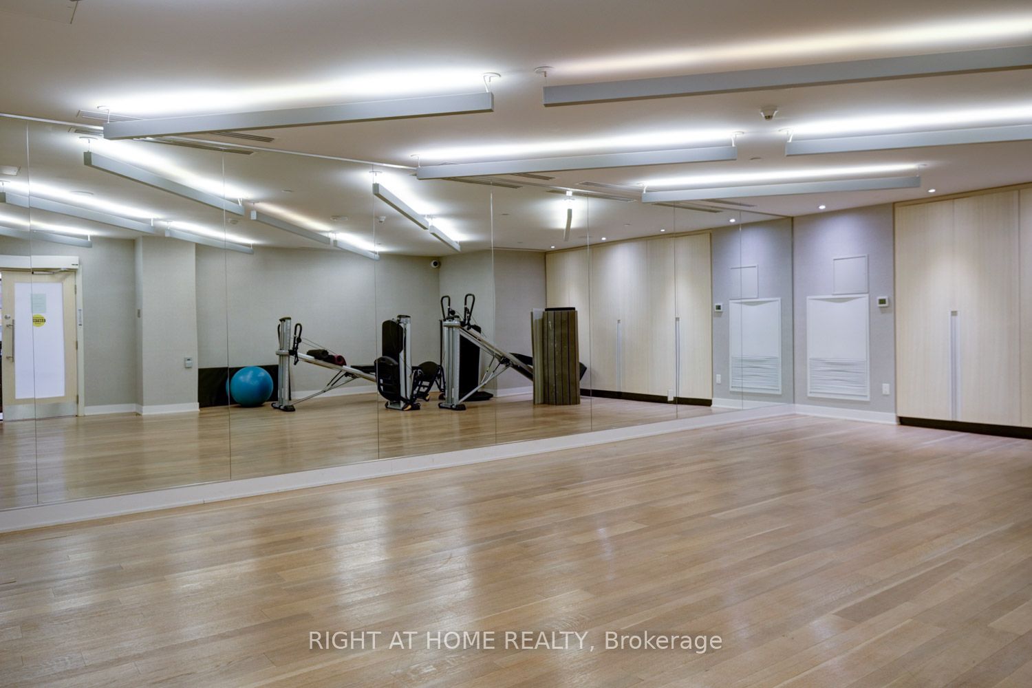 30 Roehampton Avenue N, #2606
