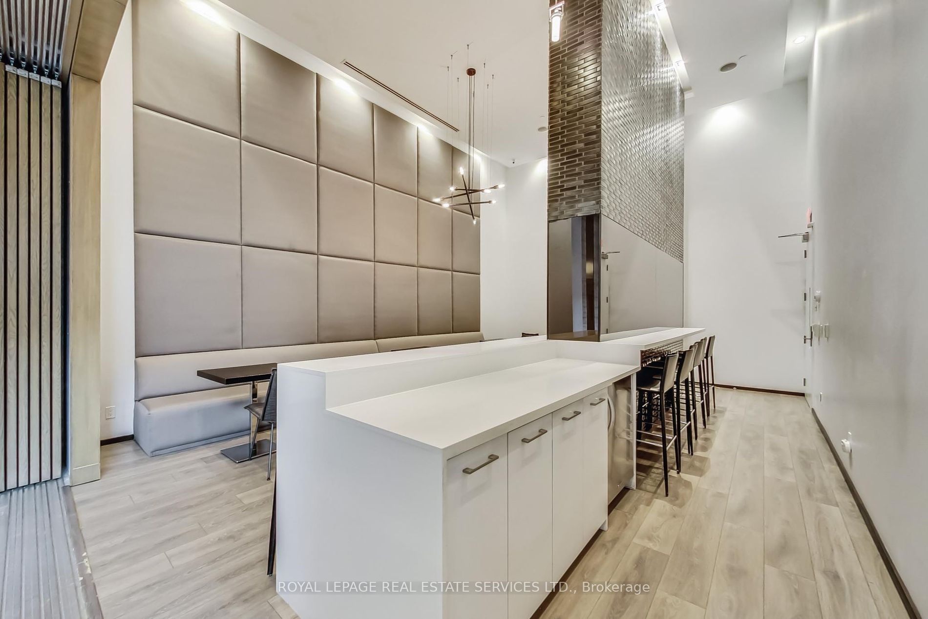 1030 King Street W #407