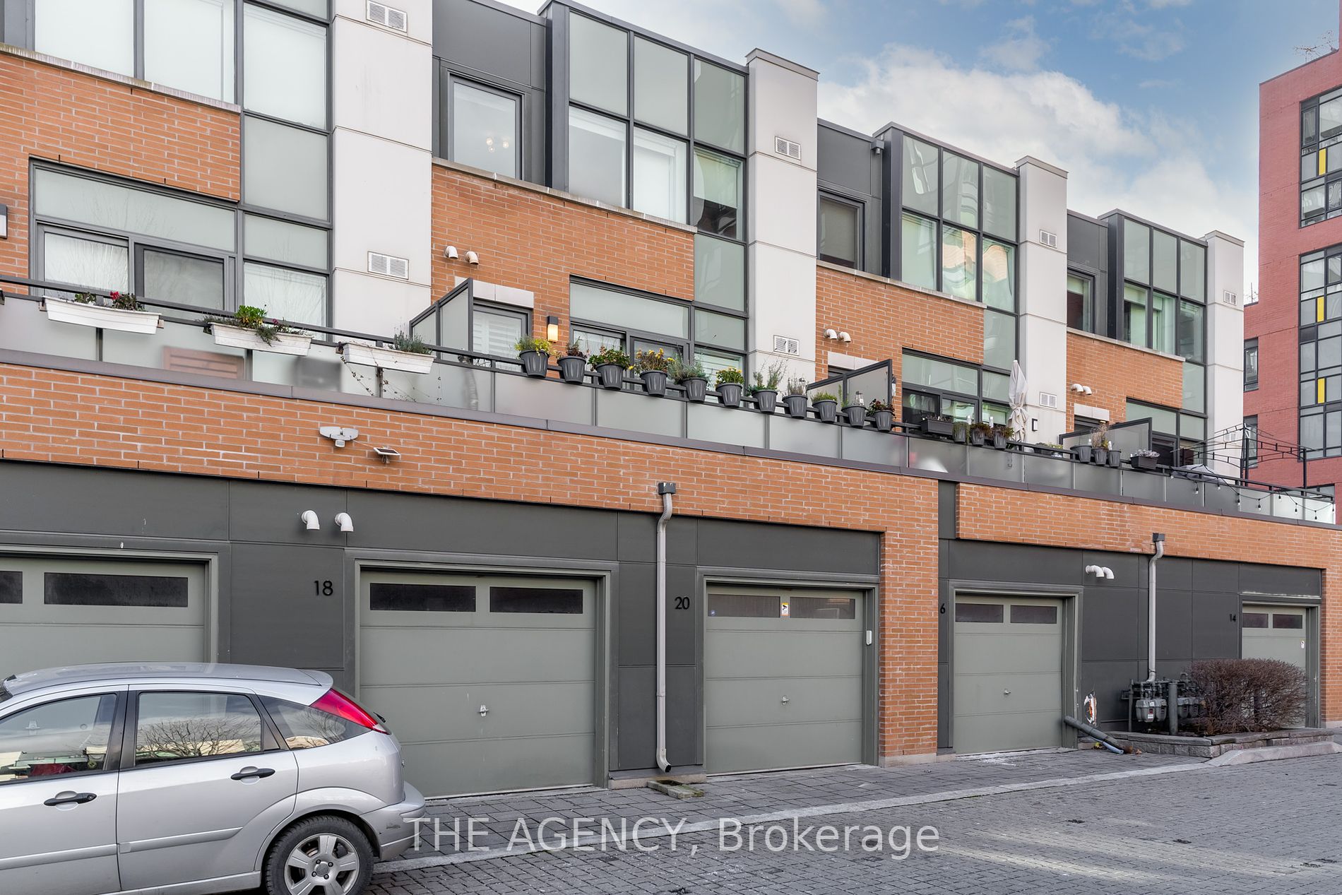 20 Cole Street #30