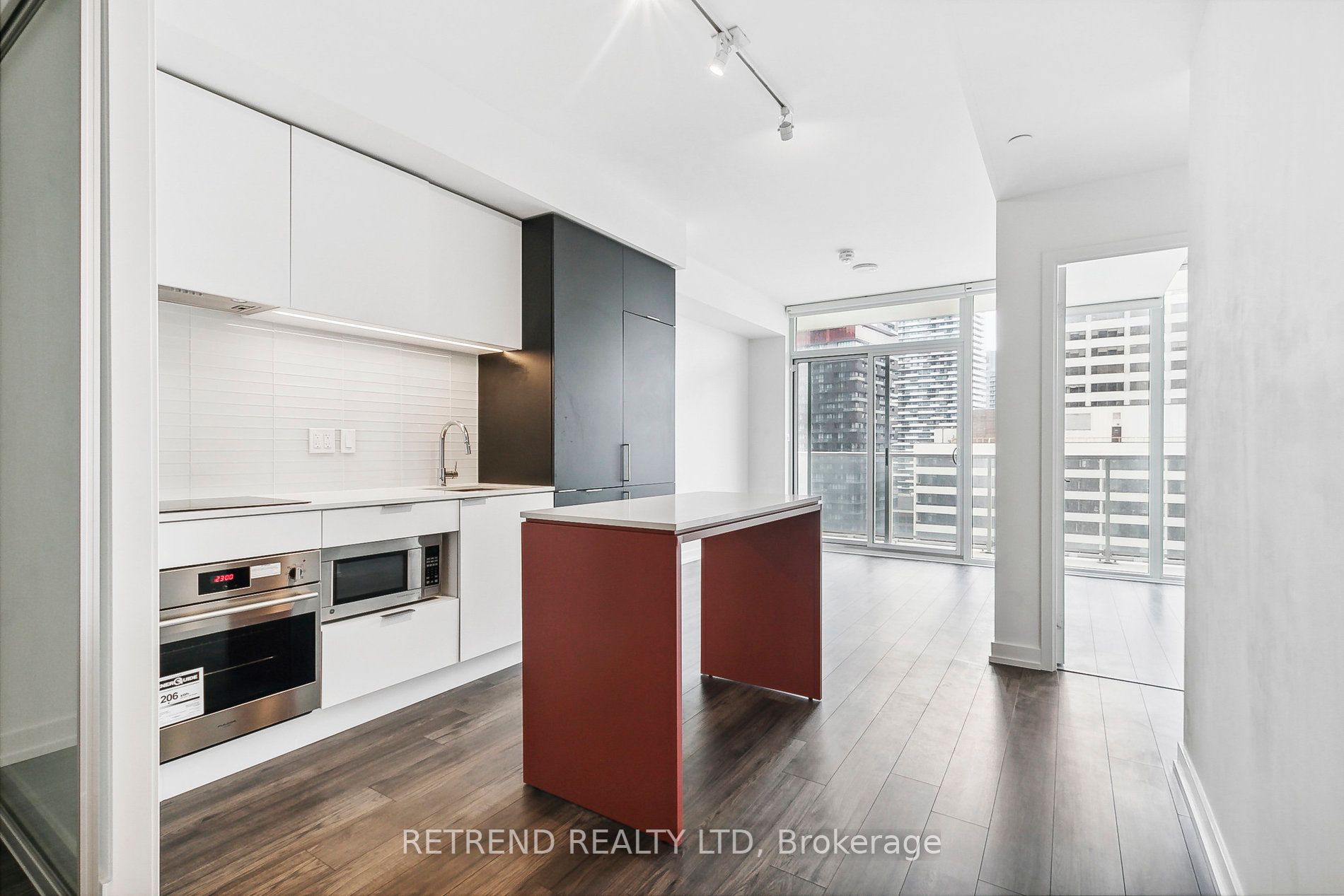 33 Helendale Ave, #1408
