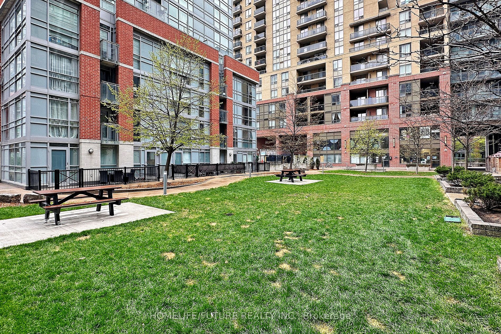 68 Abell St, #716