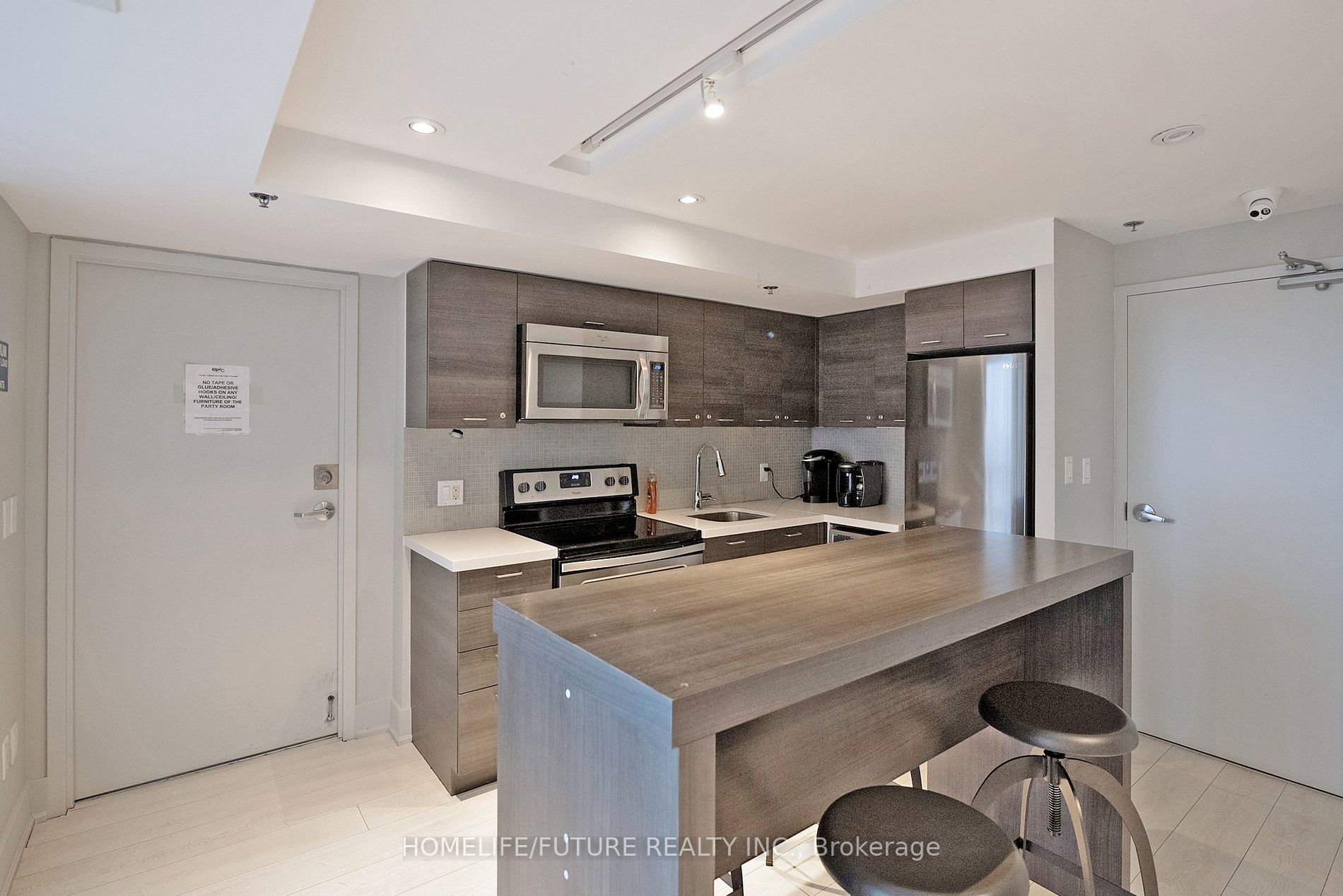 68 Abell St, #716