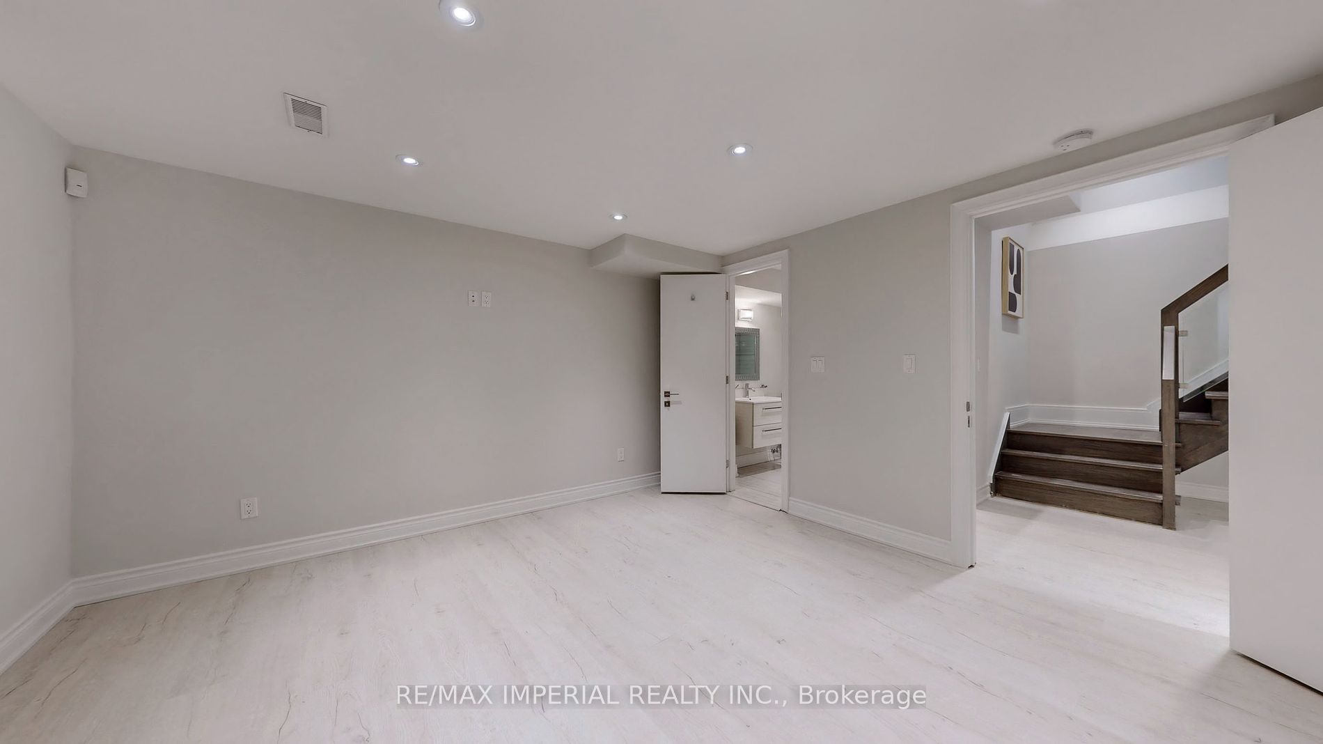 9 Hilda Avenue