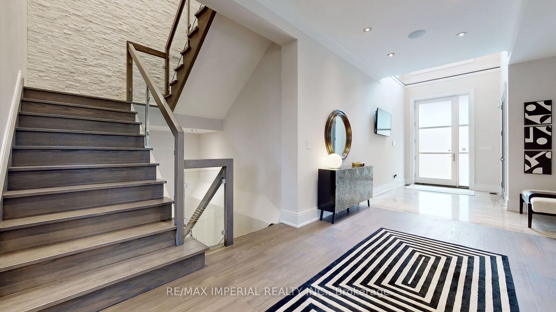 9 Hilda Avenue