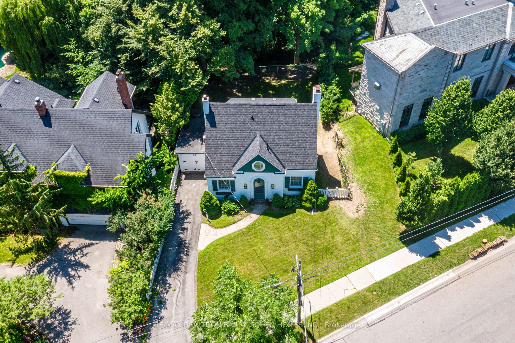 61 Highland Cres