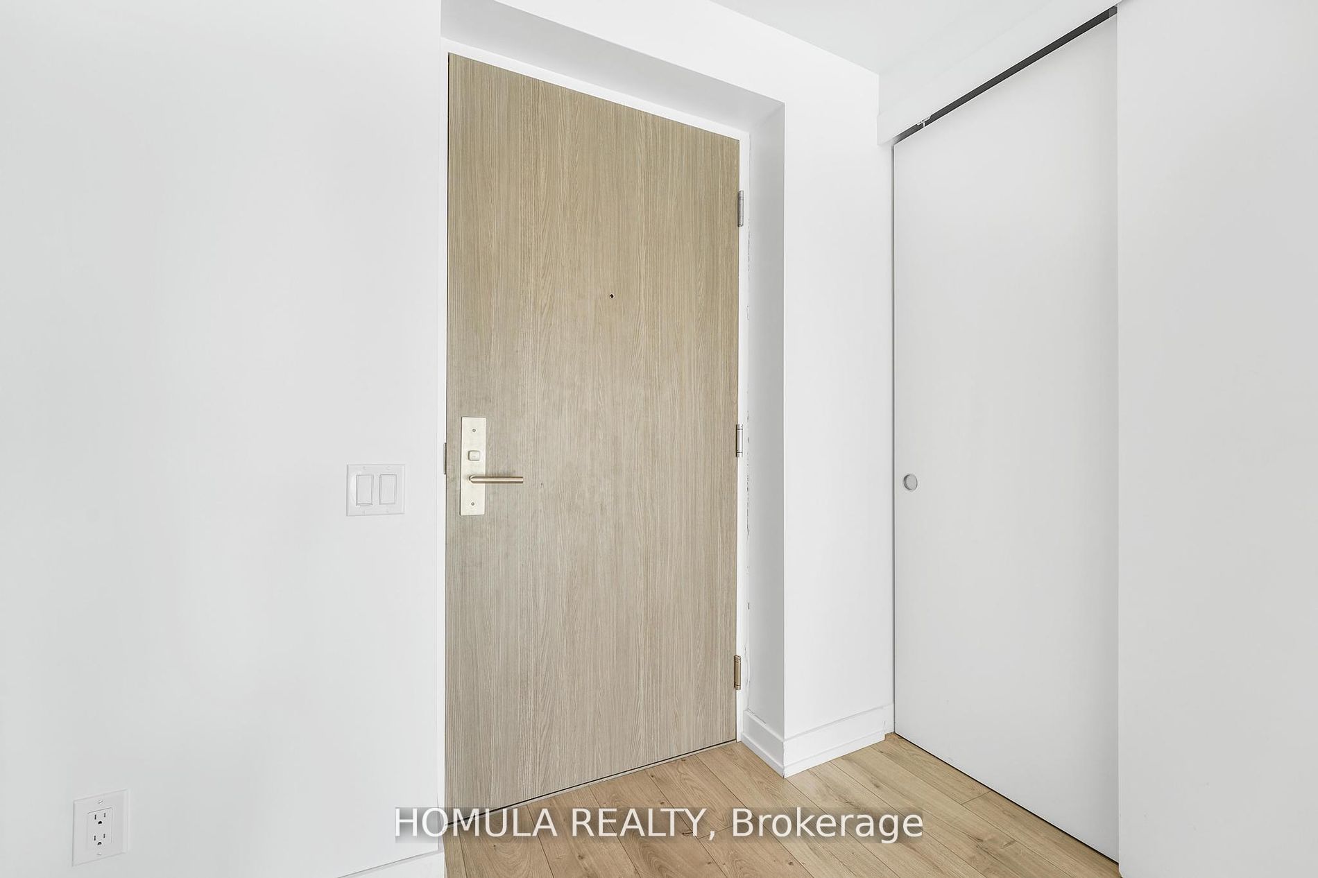 161 Roehampton Avenue, #515