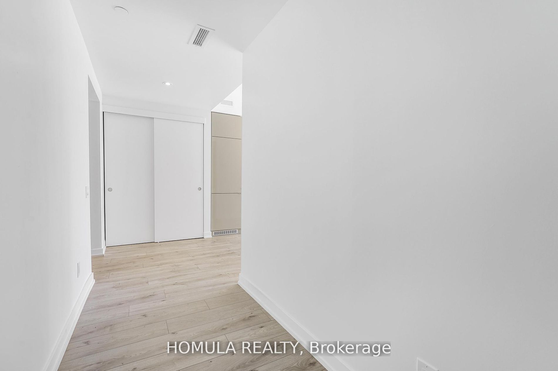 161 Roehampton Avenue, #515