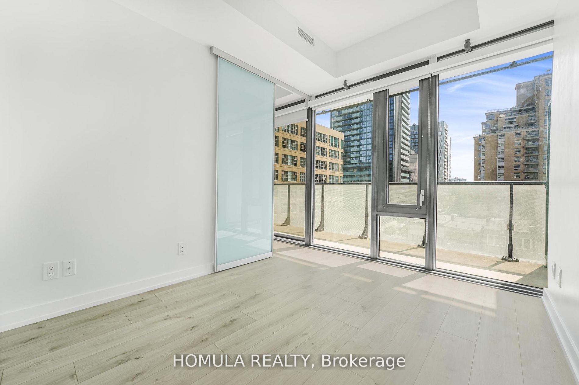 161 Roehampton Avenue, #515
