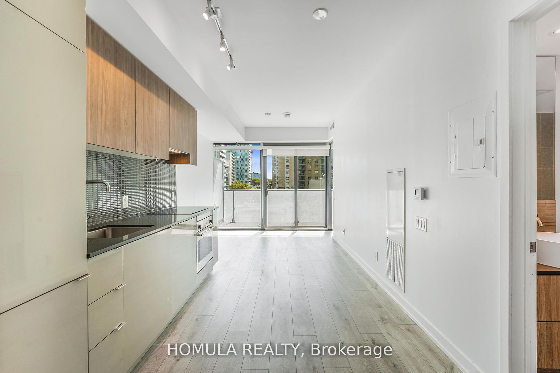 161 Roehampton Avenue, #515