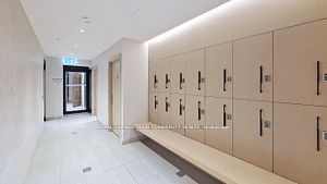 1 Yorkville Ave, #4005