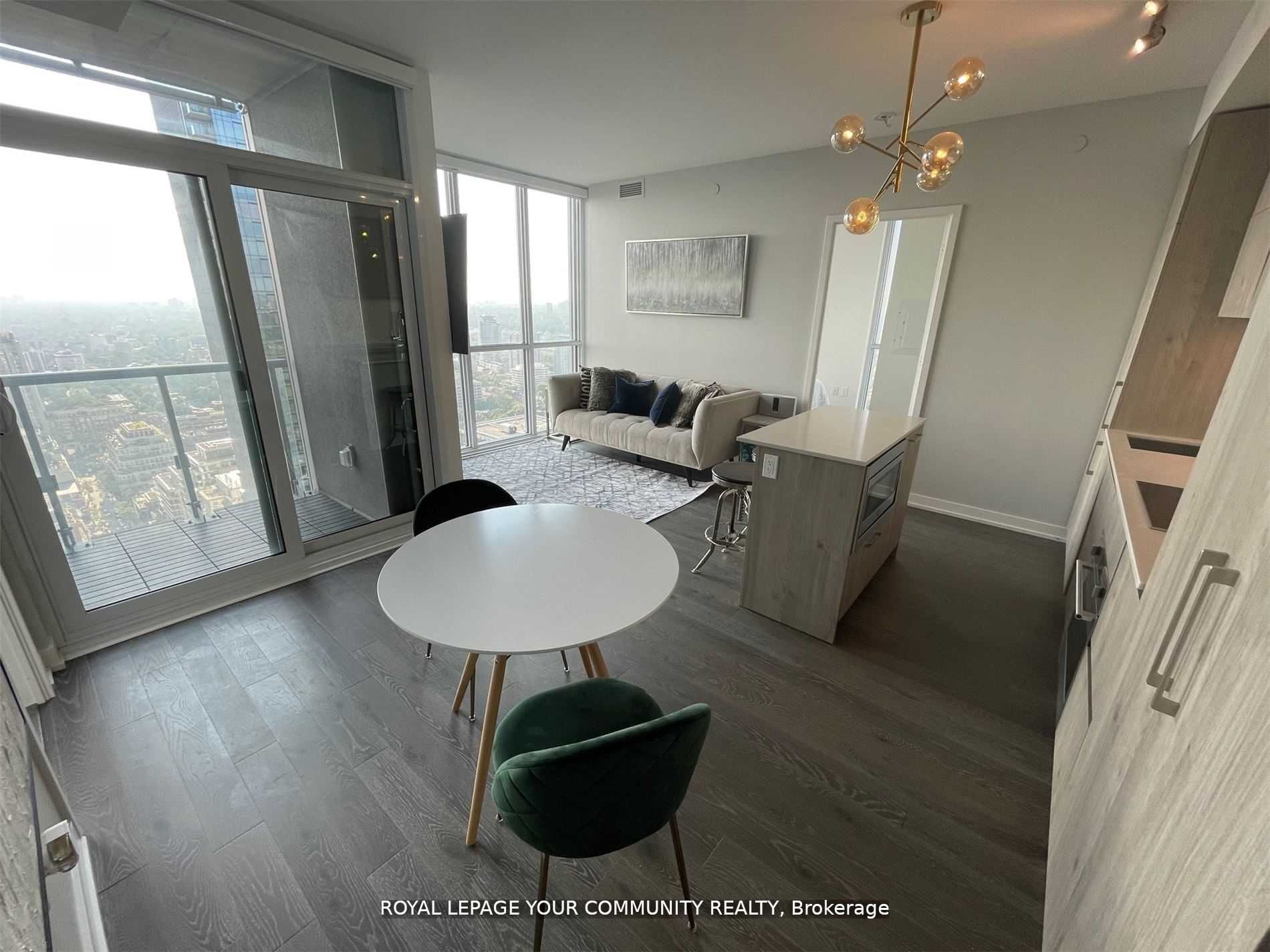 1 Yorkville Ave, #4005