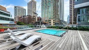 1 Yorkville Ave, #4005